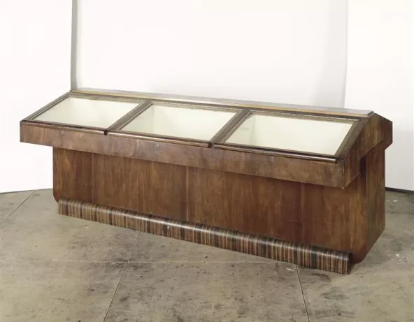 Vitrine dos d'âne