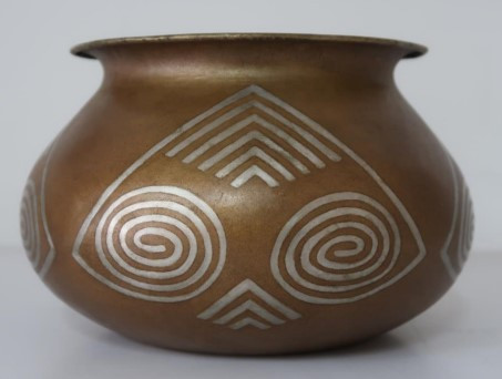 Vase créé par Jean Dunand