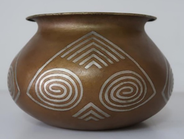Vase en laiton et argent de Jean Dunand