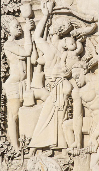 Détail du bas-relief : récolte du café, Sénégal