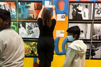 Accrochage de photos sur un mur