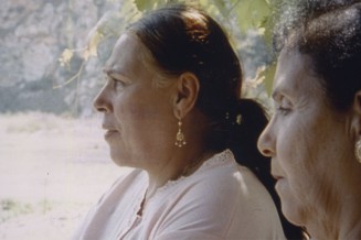 Visuel du film "Mémoires d'immigrés" deux femmes de profil