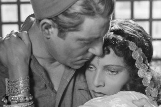 Jean Gabin et Annabella dans La Bandera © SNC 