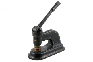 Presse pour timbre sec, utilisée par la direction de la main d'œuvre du ministère du Travail et des Affaires sociales, 1930-1940