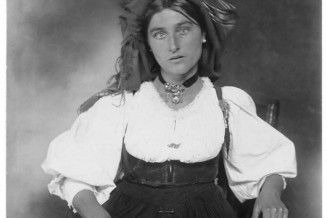 Augustus Sherman, Femme italienne, sans date © Courtesy the Statue of Liberty National Monument, the Ellis Island Immigration Museum, and the Aperture Foundation.