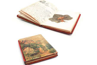 Le carnet de souvenirs de la mère d'Alexis Vorontzoff. Don d'Alexis Vorontzoff. Photo : Lorenzö © Musée national de l’histoire et des cultures de l’immigration