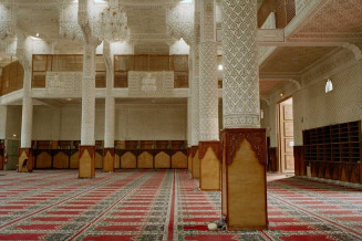 Mosquée d'Évry, Centre culturel islamique d'Évry-Courcouronnes, Courcouronnes, 2003, Patrick Zachmann © Musée national de l’histoire et des cultures de l’immigration