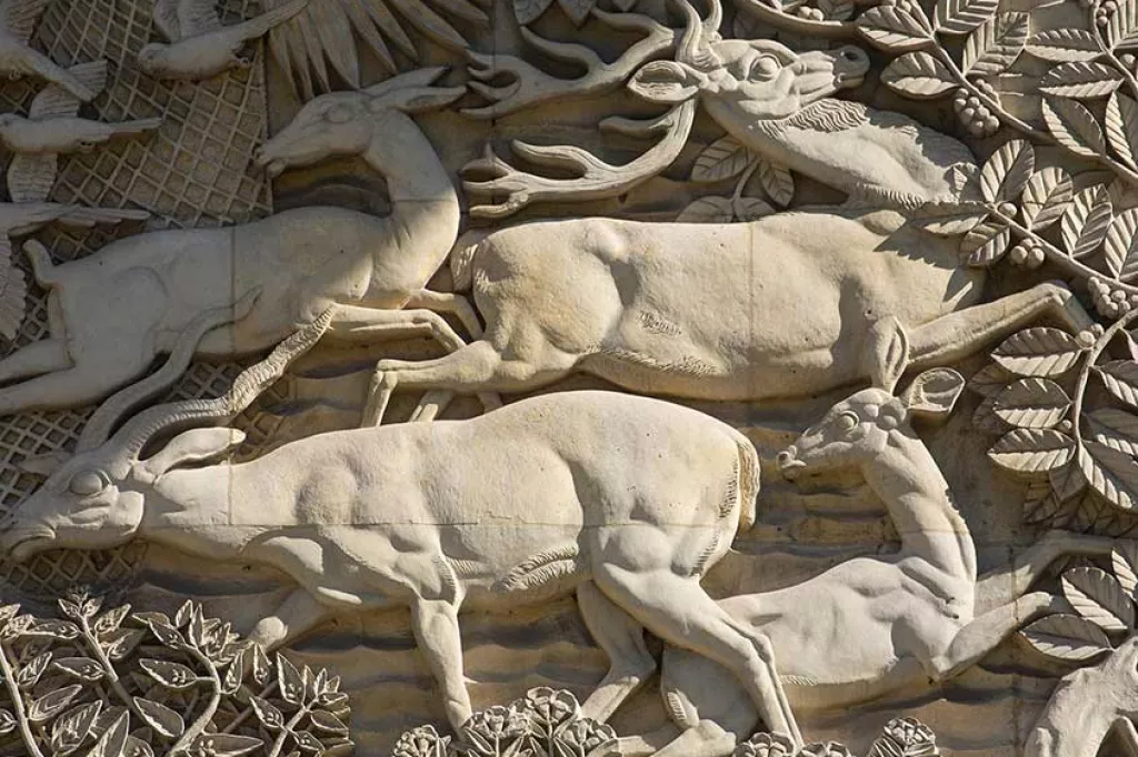 Représentation d'antilopes sur le bas-relief