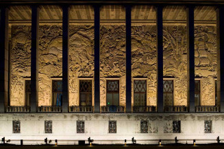 Le bas-relief du Palais côté Afrique