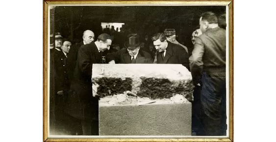Pose de la première pierre, MQB, PP01195971