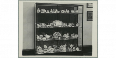 Vitrine à porcelaines