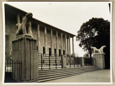 L’entrée d’honneur du Palais de la Porte Dorée en 1931