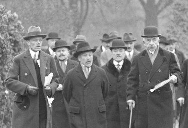 Visite de terrain par le maréchal Lyautey