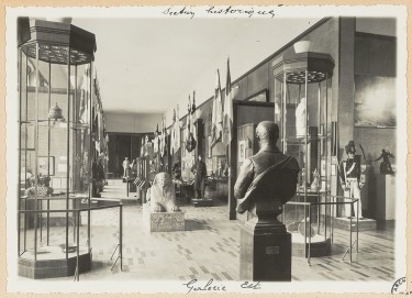 Galerie Est dans le musée des colonies