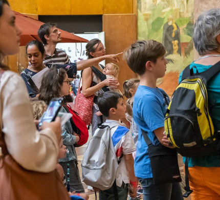 Photo d'une visite guidée dans le Forum du Palais